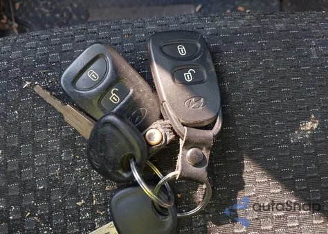 2010 Hyundai Accent Gs from USA, damaged, VIN KMHCM3AC9AU152747